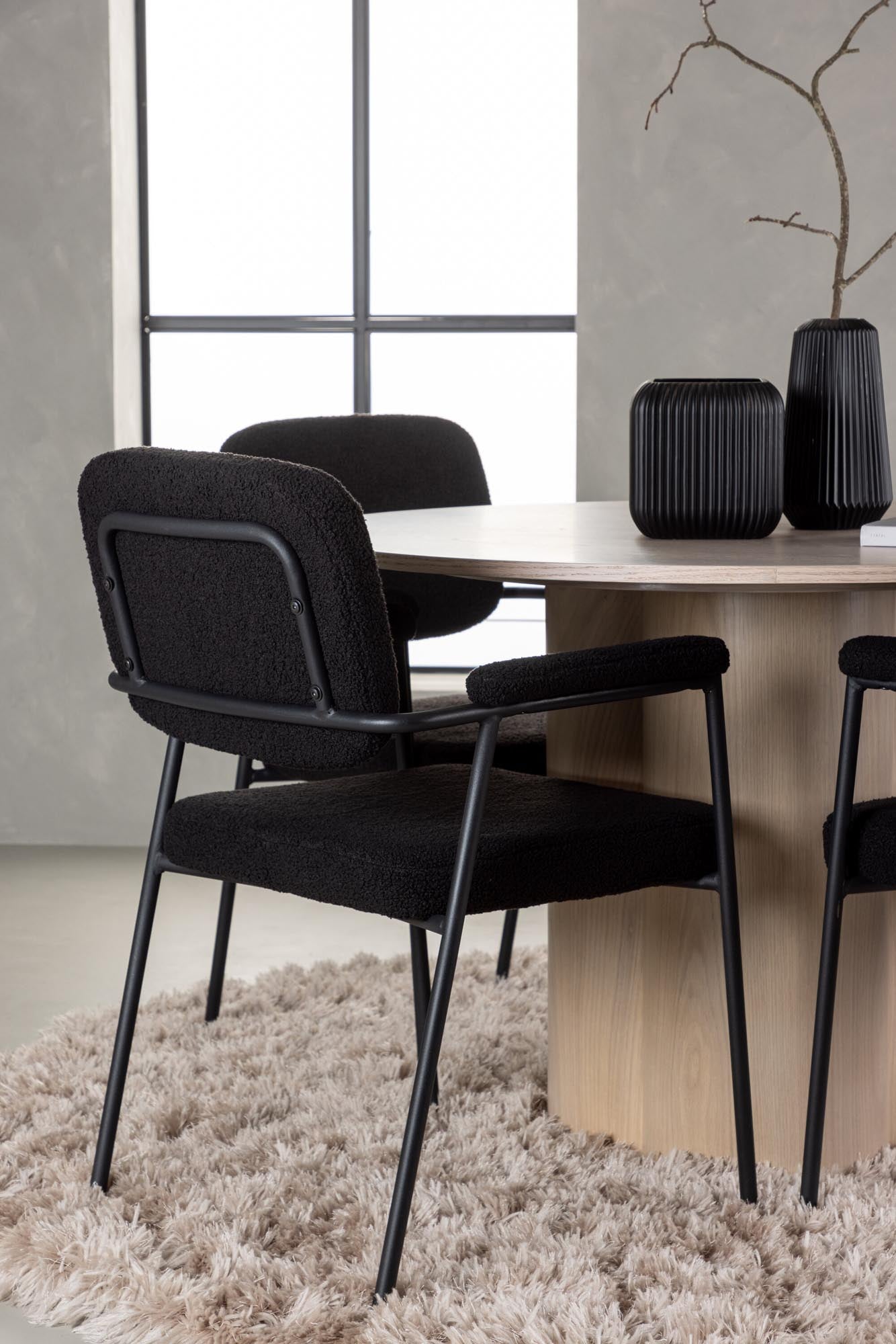 Elegantes Olivia Esszimmerset von Venture Home mit 110 cm Tisch und 4 ergonomischen Stühlen. Ideal für stilvolle Esszimmer und gesellige Runden.