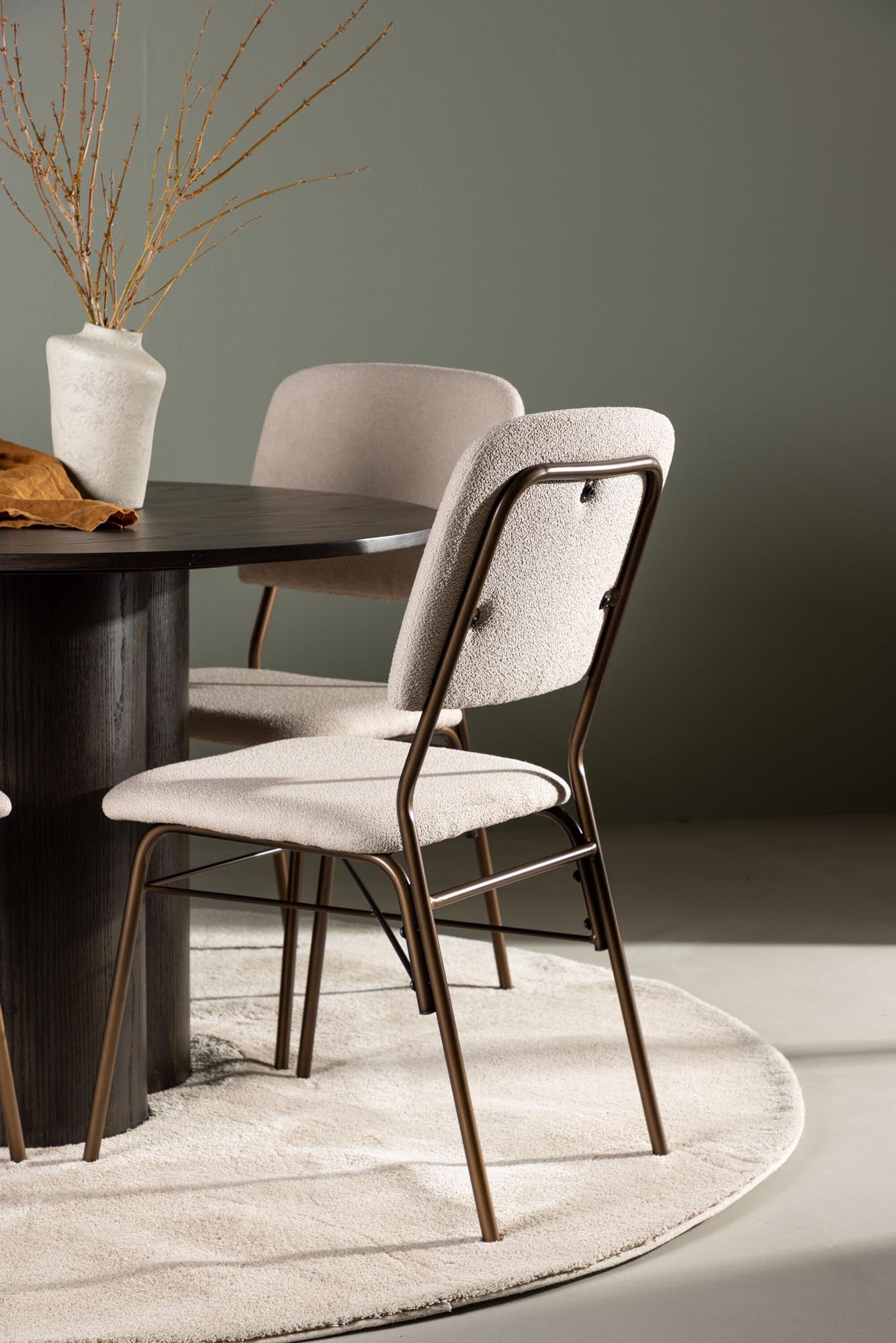 Stilvolles Olivia Esszimmerset für unvergessliche Dinnererlebnisse.