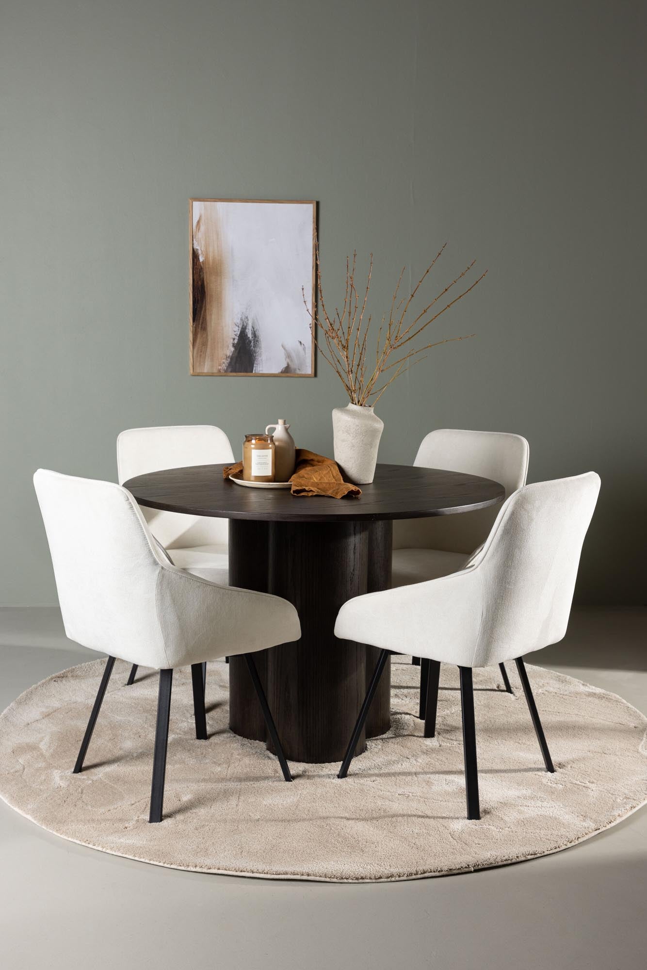 Modernes Esszimmerset Olivia: Runder Tisch ⌀110cm mit 4 komfortablen Stühlen. Ideal für gesellige Runden und stilvolle Einrichtung.