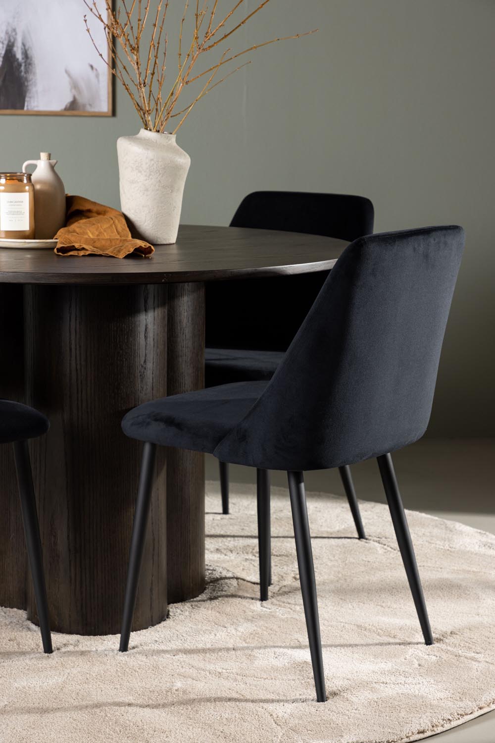 Olivia Esszimmerset + Night ⌀110cm/4St. in Braun / Schwarz präsentiert im Onlineshop von KAQTU Design AG. Esszimmerset ist von Venture Home