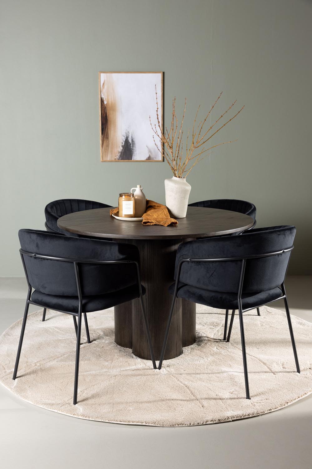 Olivia Esszimmerset + Selma ⌀110cm/4St. in Braun / Schwarz präsentiert im Onlineshop von KAQTU Design AG. Esszimmerset ist von Venture Home