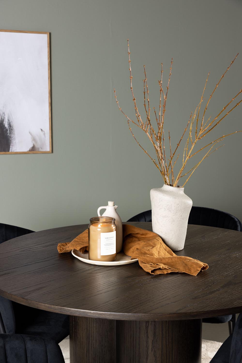 Olivia Esszimmerset + Selma ⌀110cm/4St. in Braun / Schwarz präsentiert im Onlineshop von KAQTU Design AG. Esszimmerset ist von Venture Home