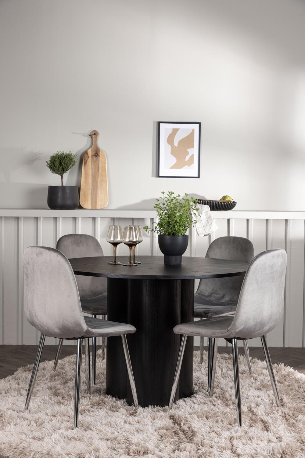 Olivia Esszimmerset + Eva ⌀110cm/4St. in Schwarz / Hellgrau / Silber präsentiert im Onlineshop von KAQTU Design AG. Esszimmerset ist von Venture Home