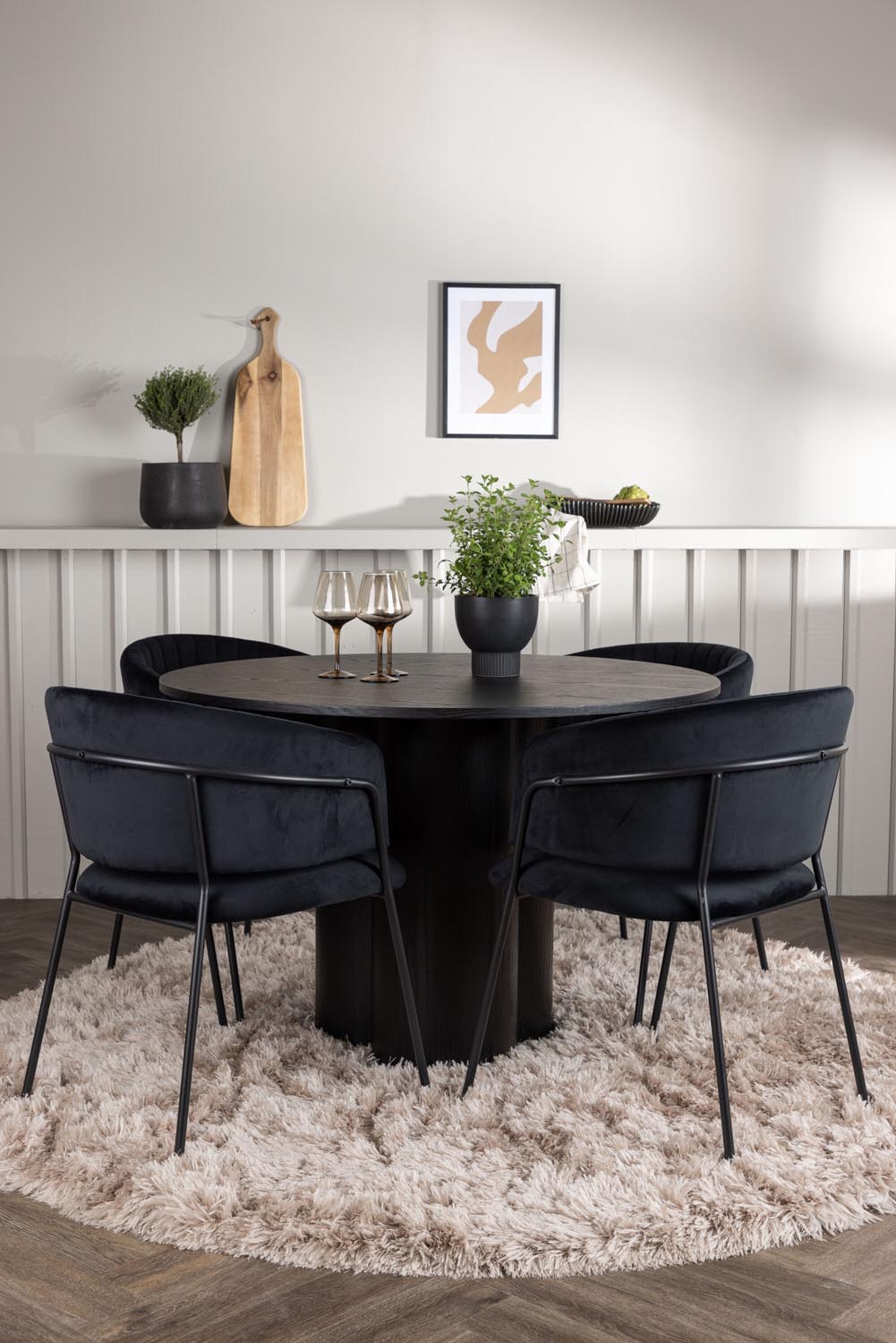 Olivia Esszimmerset + Selma ⌀110cm/4St. in Schwarz präsentiert im Onlineshop von KAQTU Design AG. Esszimmerset ist von Venture Home
