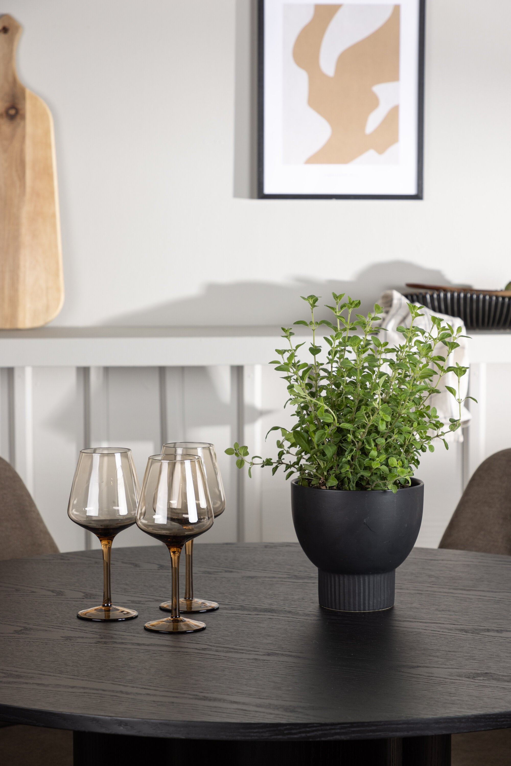 Olivia Esszimmerset + Tomorrow ⌀110cm/4St. in Braun präsentiert im Onlineshop von KAQTU Design AG. Esszimmerset ist von Venture Home