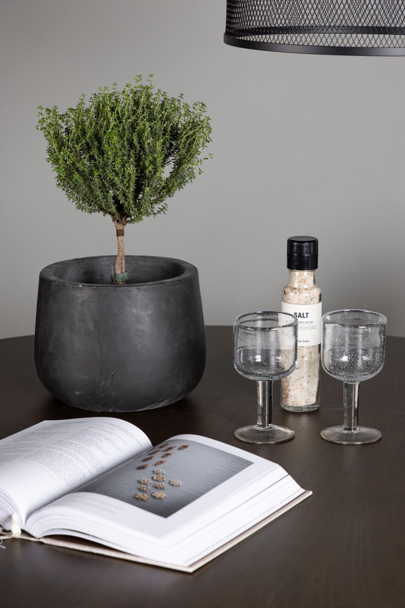 Stilvolles Kaseindon Esszimmerset mit rundem 100 cm Tisch und 4 eleganten Polar-Stühlen für unvergessliche Momente im Essbereich.