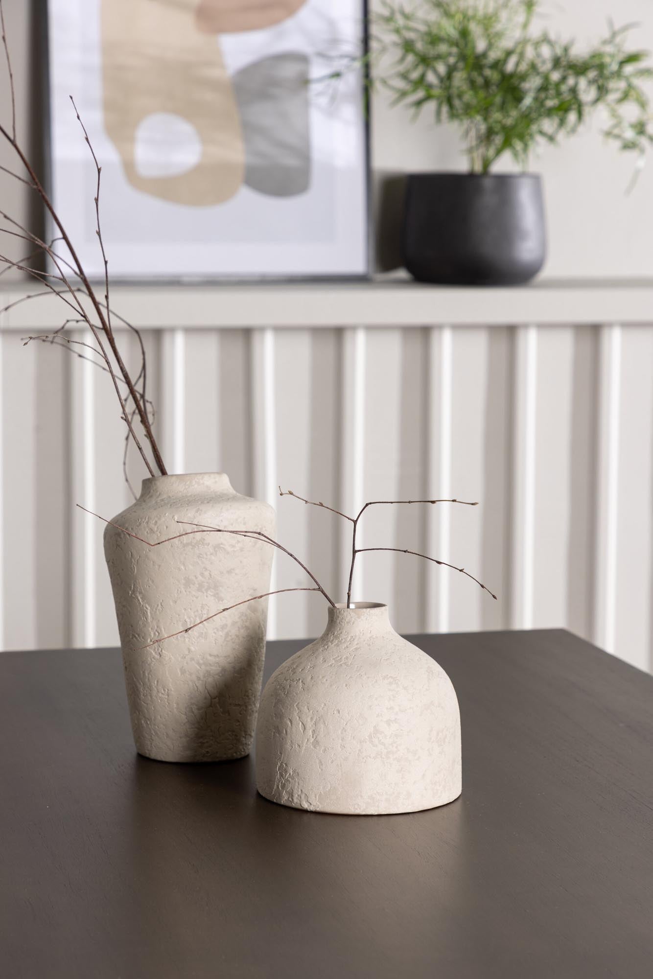 Stilvolles Esszimmerset Kaseindon + Berit, 120cm, 4 komfortable Stühle, ideal für gesellige Abende und einladende Essbereiche.