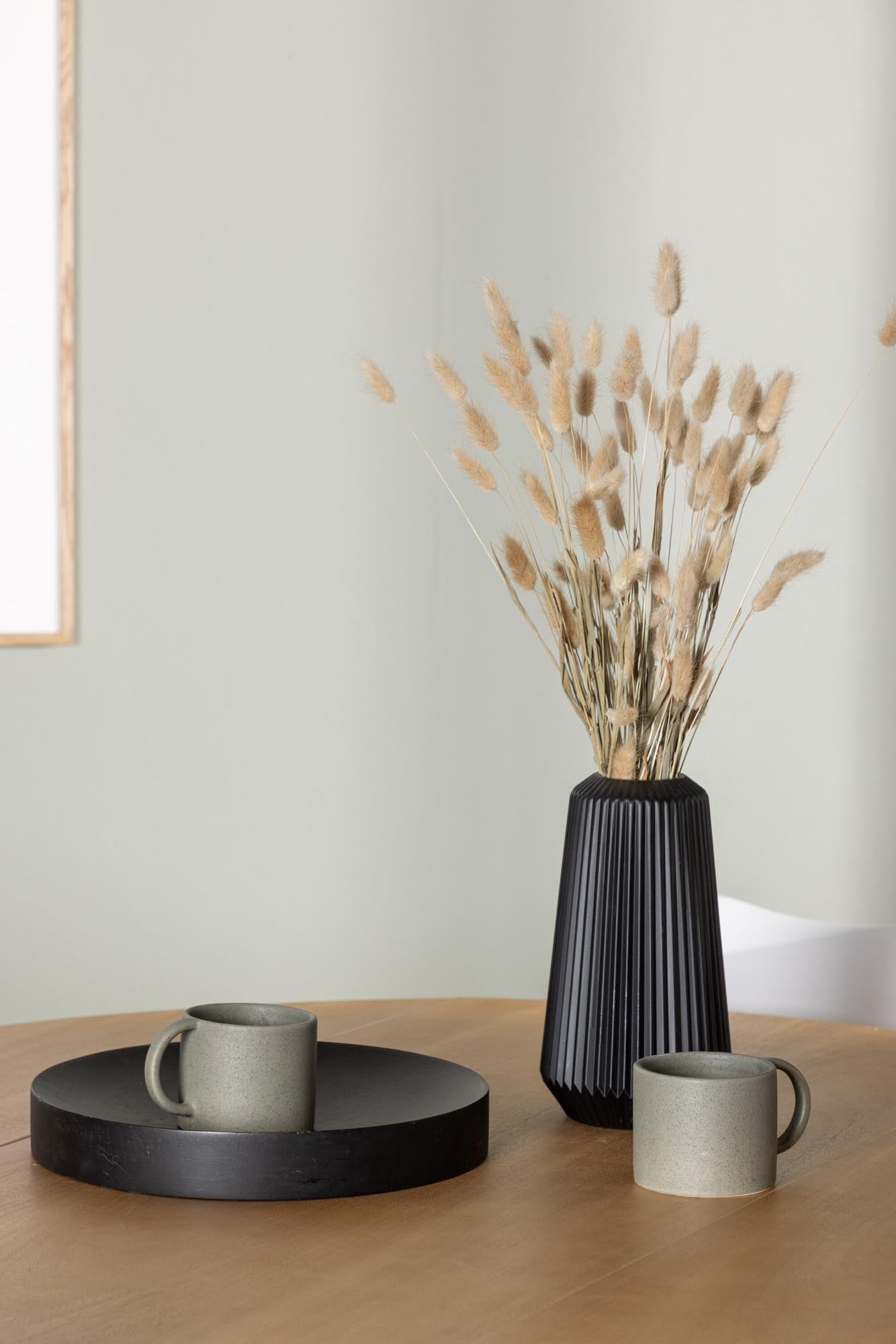 Elegantes Yadikon Set: Komfort und Stil für Ihr Esszimmer.