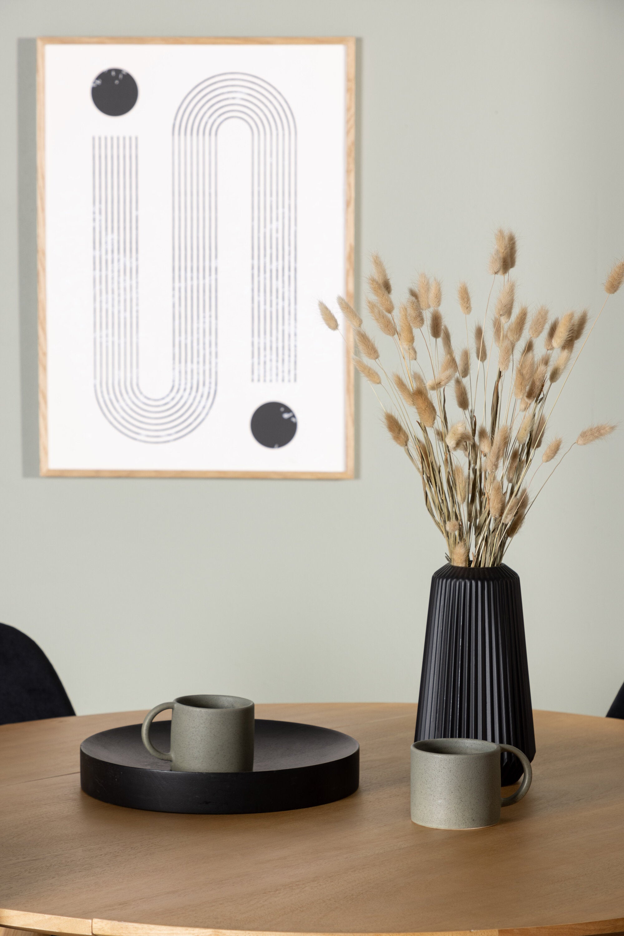 Yadikon Esszimmerset + Polar ⌀120cm/4St. in Schwarzes Silber präsentiert im Onlineshop von KAQTU Design AG. Esszimmerset ist von Venture Home