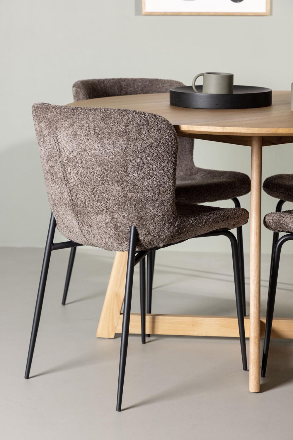 Yadikon Esszimmerset + Modesto ⌀120cm/4St. in Schwarz, Dunkelgrau präsentiert im Onlineshop von KAQTU Design AG. Esszimmerset ist von Venture Home