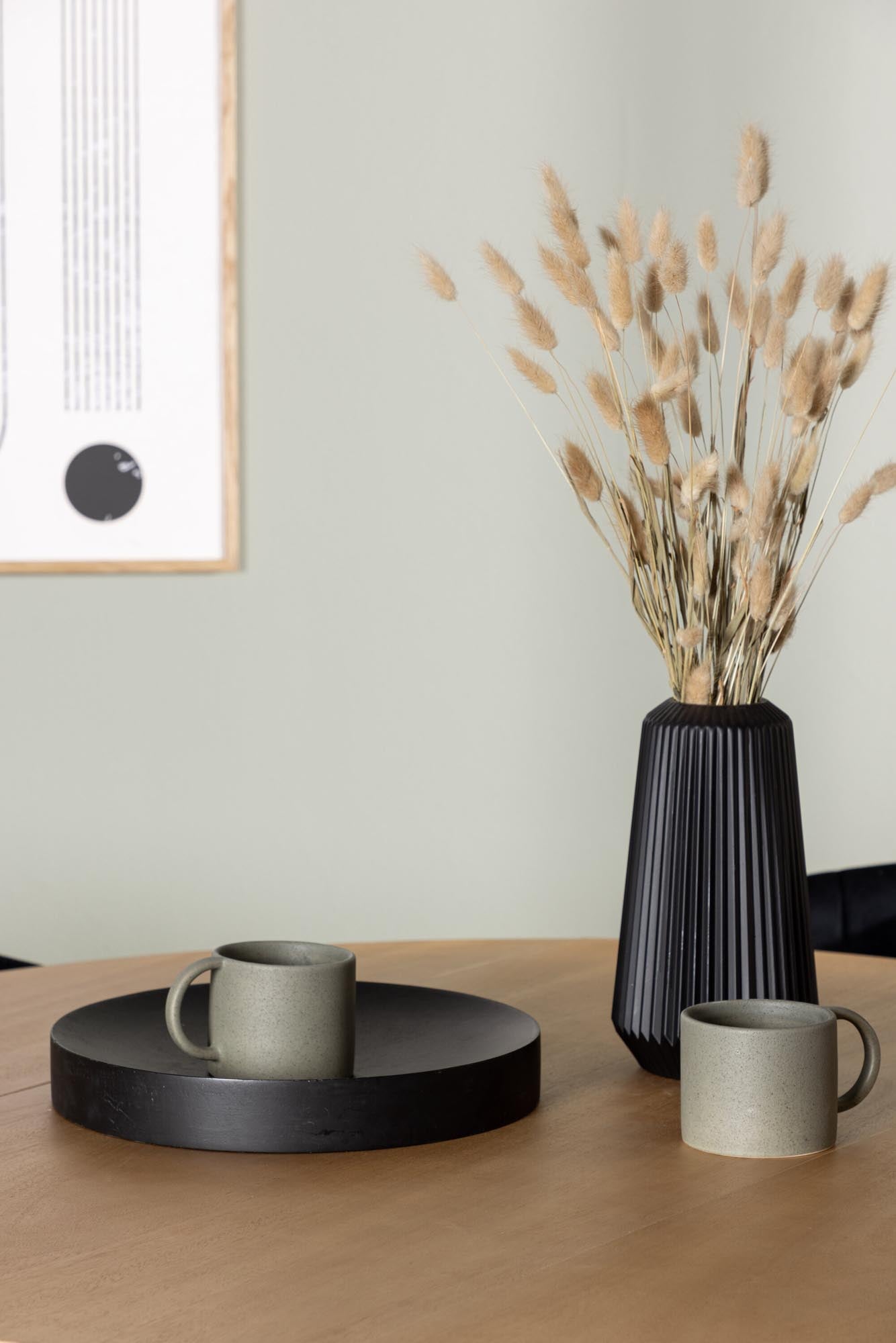 Stilvolles Yadikon Esszimmerset für zeitgemässe Essbereiche.