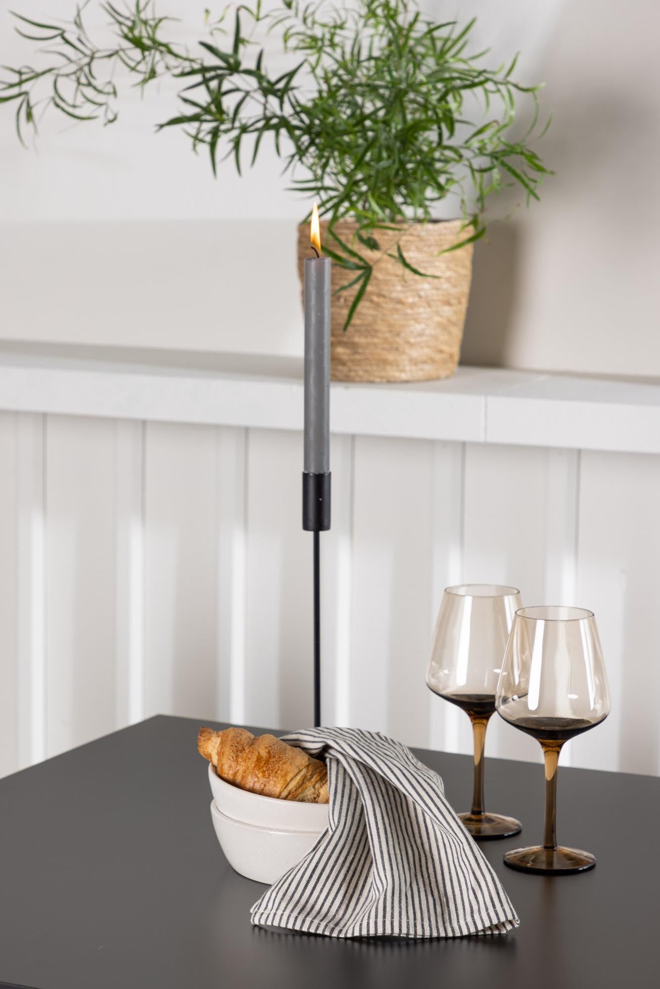 Modernes Tempe Esszimmerset mit Zeno Stühlen, ideal für kleine Räume.