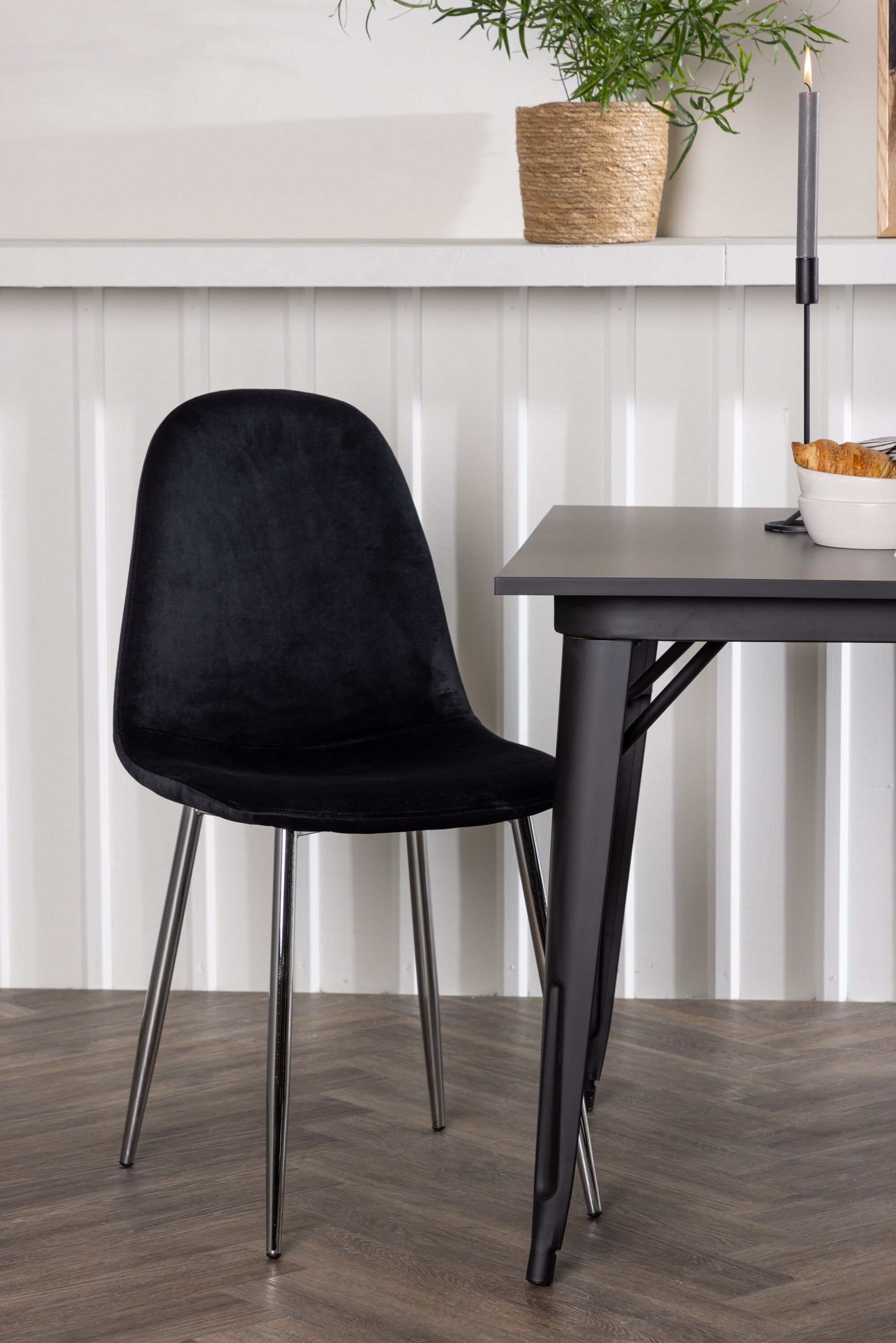 Tempe Esszimmerset + Polar 80cm/2St. in Schwarzes Silber präsentiert im Onlineshop von KAQTU Design AG. Esszimmerset ist von Venture Home