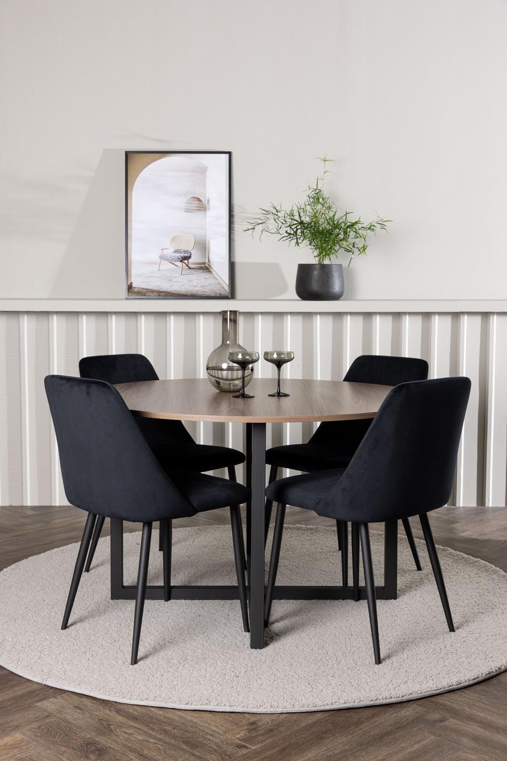 Durango Esszimmerset + Night ⌀120cm/4St. in Schwarz präsentiert im Onlineshop von KAQTU Design AG. Esszimmerset ist von Venture Home