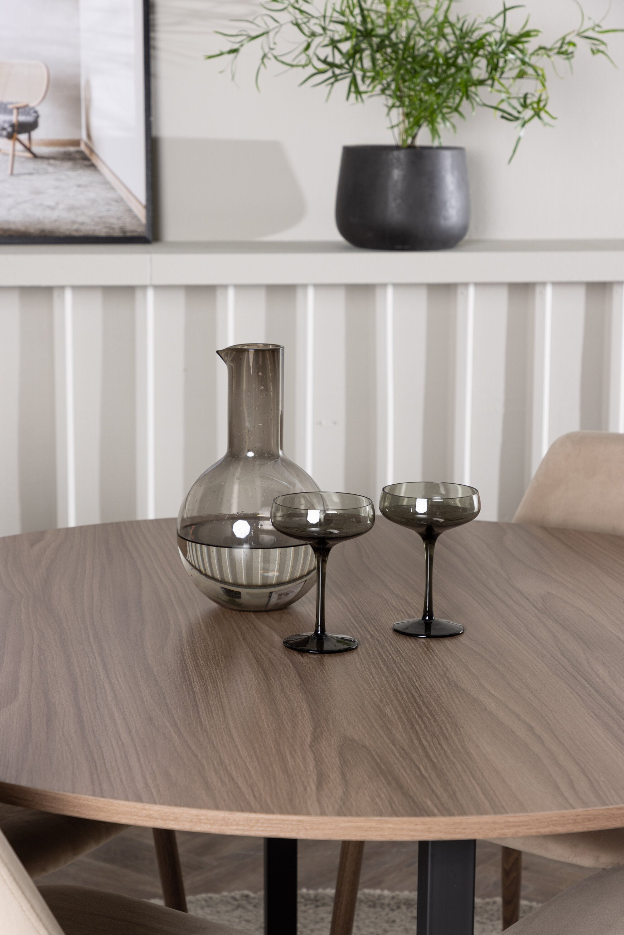 Durango Esszimmerset + Night ⌀120cm/4St. in Braun, Walnuss präsentiert im Onlineshop von KAQTU Design AG. Esszimmerset ist von Venture Home