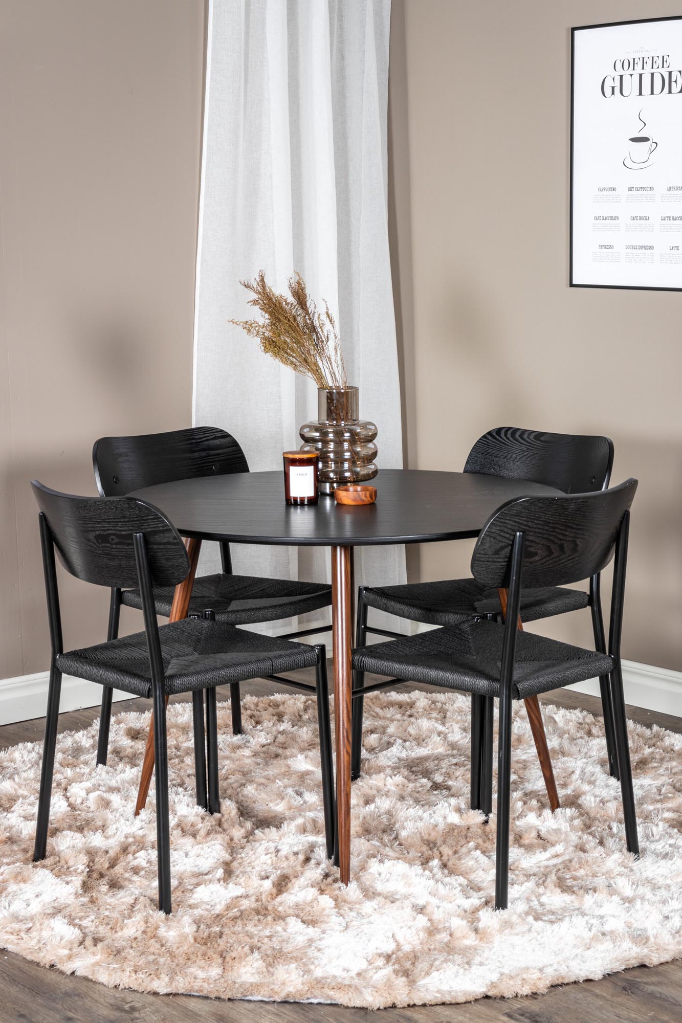 Esszimmer Set Plaza mit Stuhl Polly in Schwarz Schwarz präsentiert im Onlineshop von KAQTU Design AG. Esszimmerset ist von Venture Home