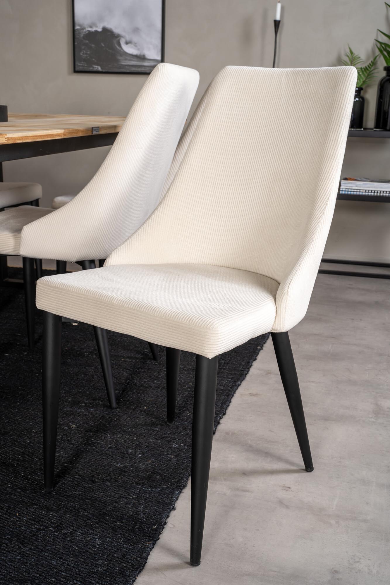 Elegantes Esszimmer Set Cirebon mit komfortablen Leone Stühlen.