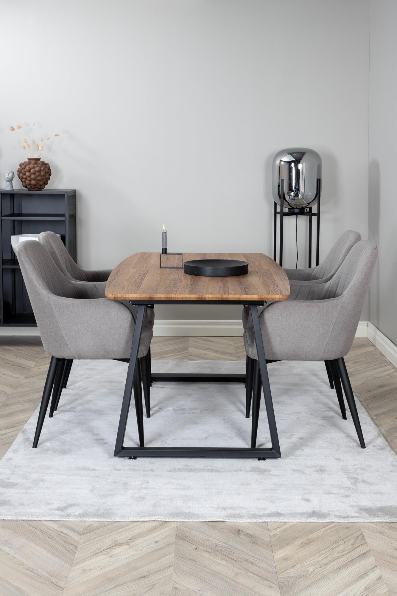 Esszimmer Set Inca mit Stuhl Comfort in Natur/Schwarz/Grau präsentiert im Onlineshop von KAQTU Design AG. Esszimmerset ist von Venture Home