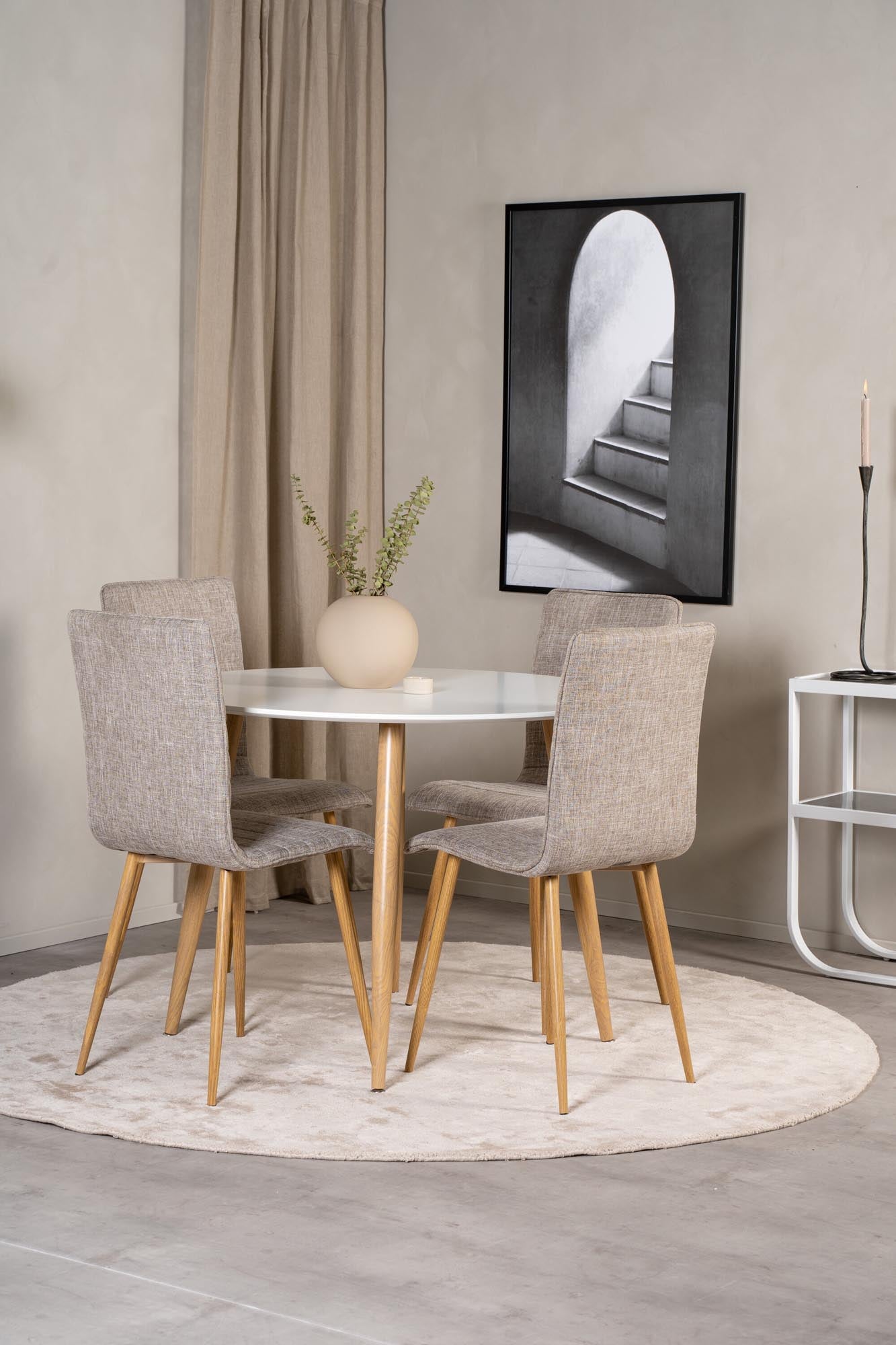 Modernes Esszimmer Set Plaza mit Windu Stühlen von Venture Home.