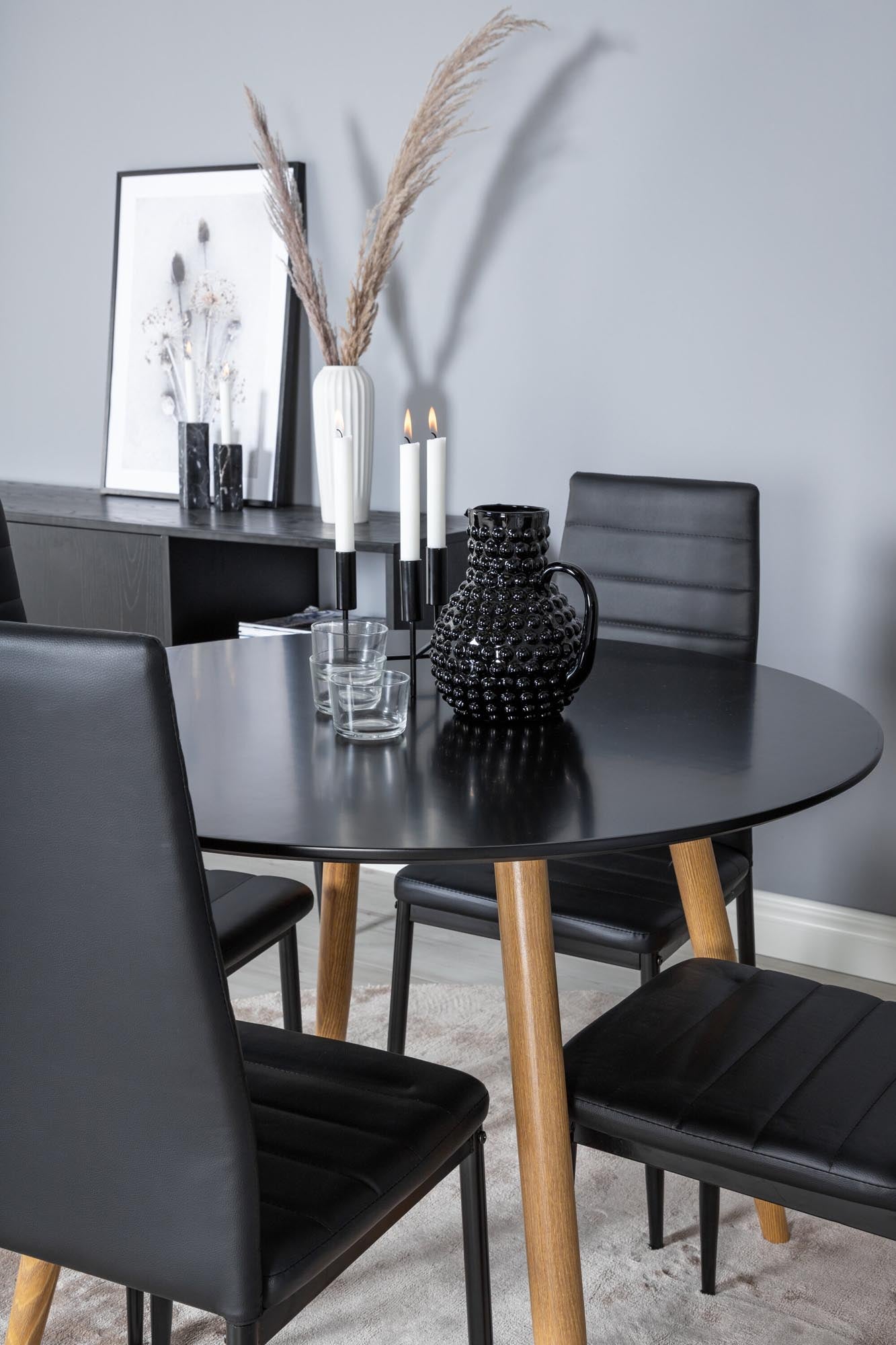 Esszimmer Set Plaza mit Stuhl Slim in Schwarz Schwarz präsentiert im Onlineshop von KAQTU Design AG. Esszimmerset ist von Venture Home