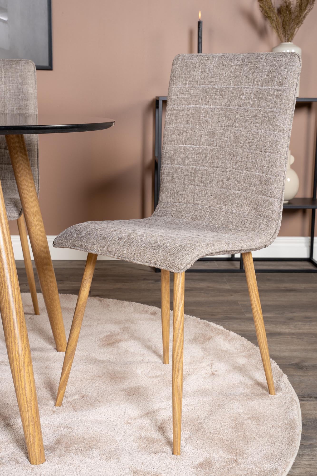 Elegantes Esszimmer Set Plaza mit Windu Stühlen von Venture Home.