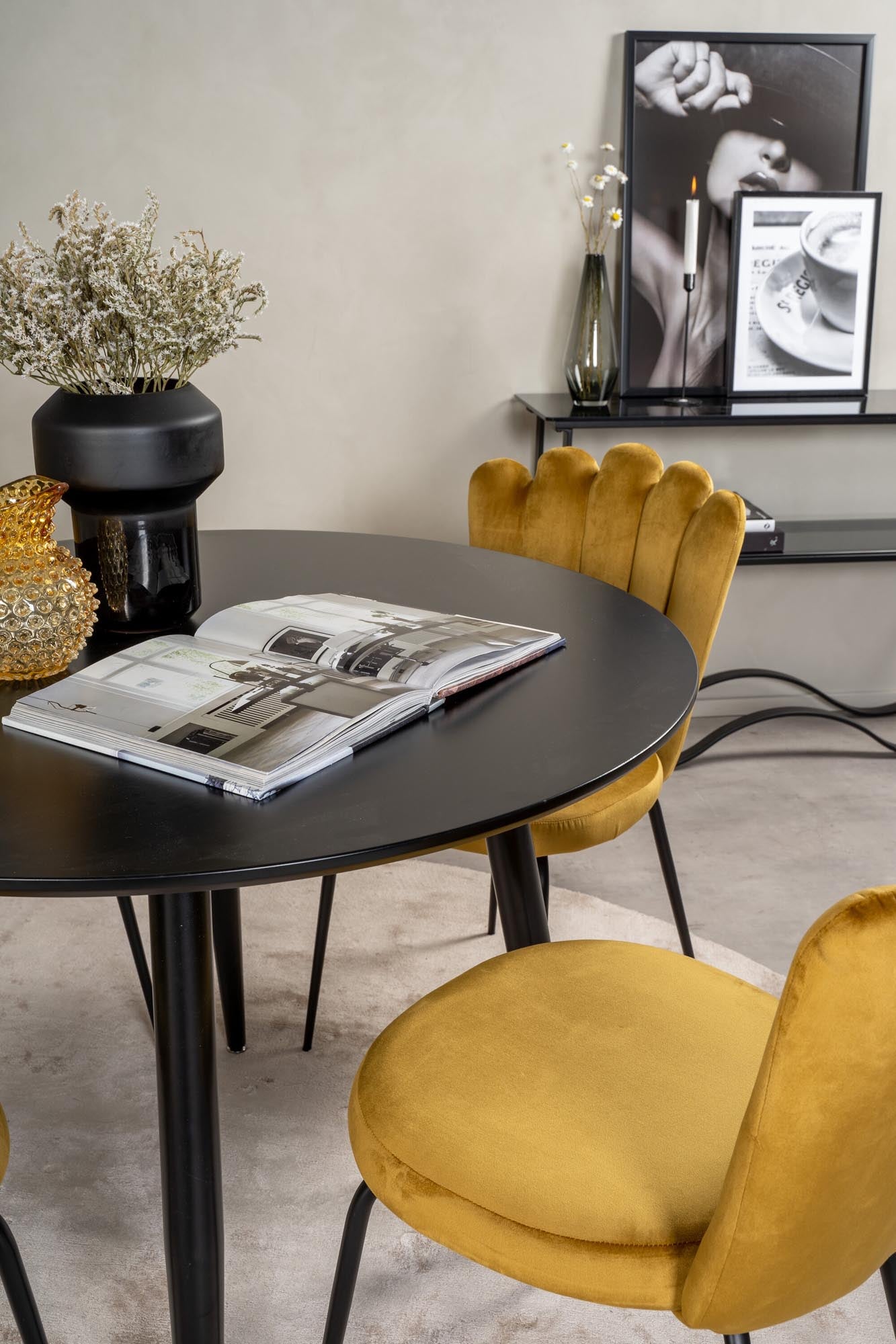 Esszimmer Set Plaza mit Stuhl Limhamn in Schwarz/Schwarz/Gelb präsentiert im Onlineshop von KAQTU Design AG. Esszimmerset ist von Venture Home