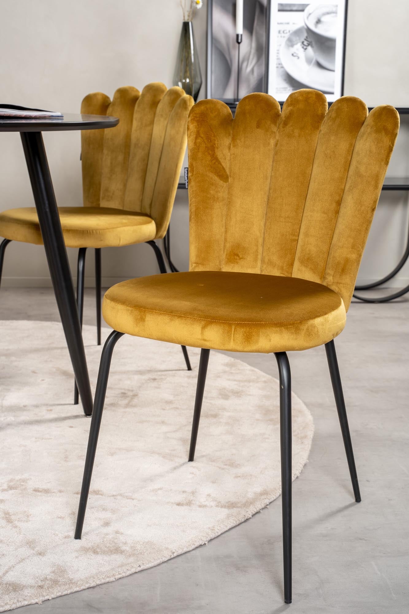 Esszimmer Set Plaza mit Stuhl Limhamn in Schwarz/Schwarz/Gelb präsentiert im Onlineshop von KAQTU Design AG. Esszimmerset ist von Venture Home