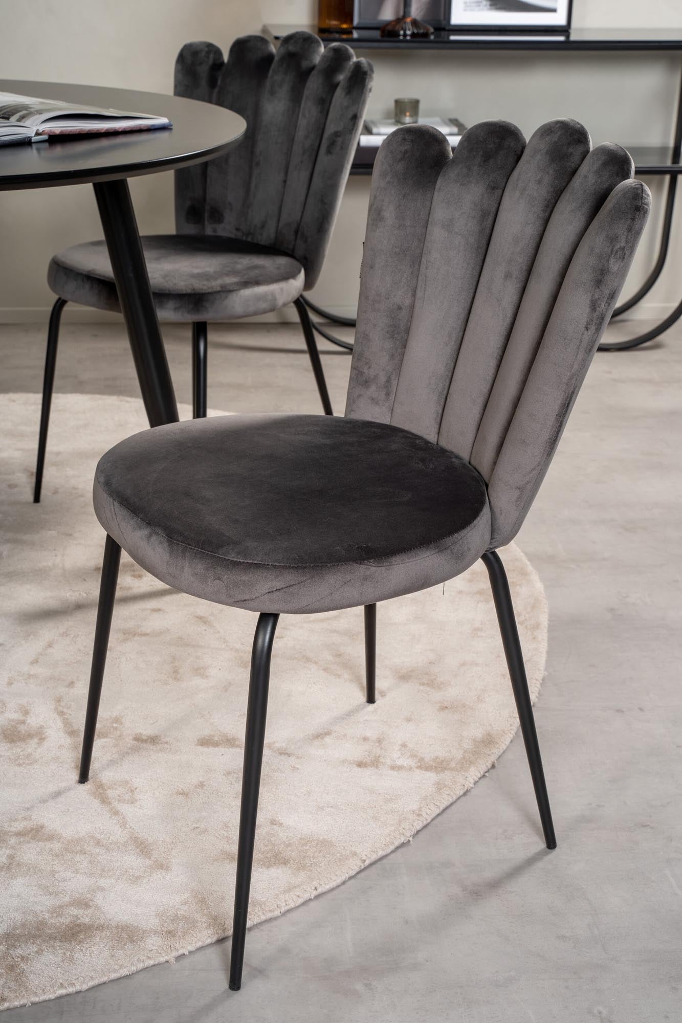 Modernes Esszimmer Set Plaza mit Limhamn Stühlen von Venture Home.