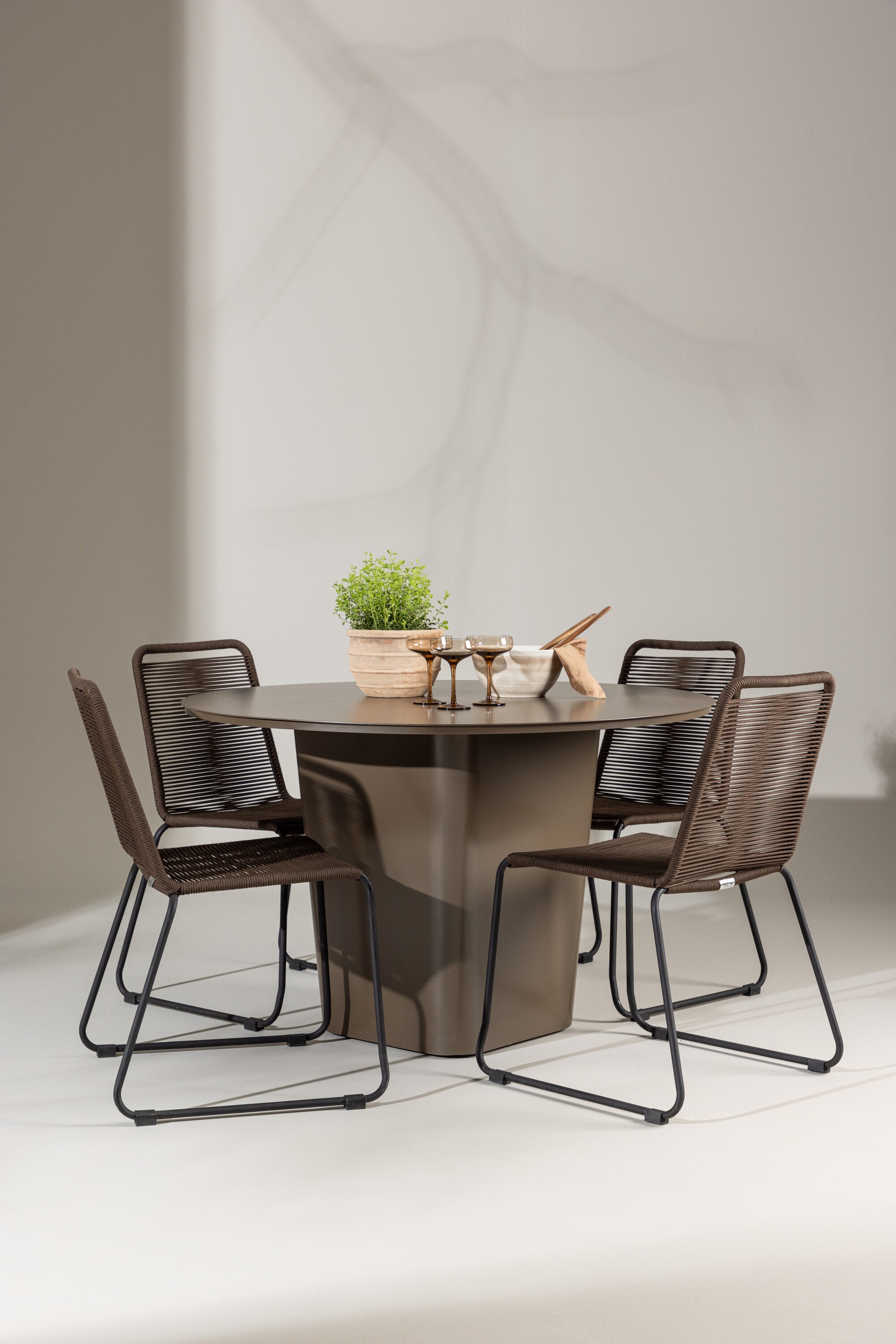 Santa Fe Gartentisch Set Lindos in Braun/Schwarz/Braun präsentiert im Onlineshop von KAQTU Design AG. Gartentischset ist von Venture Home