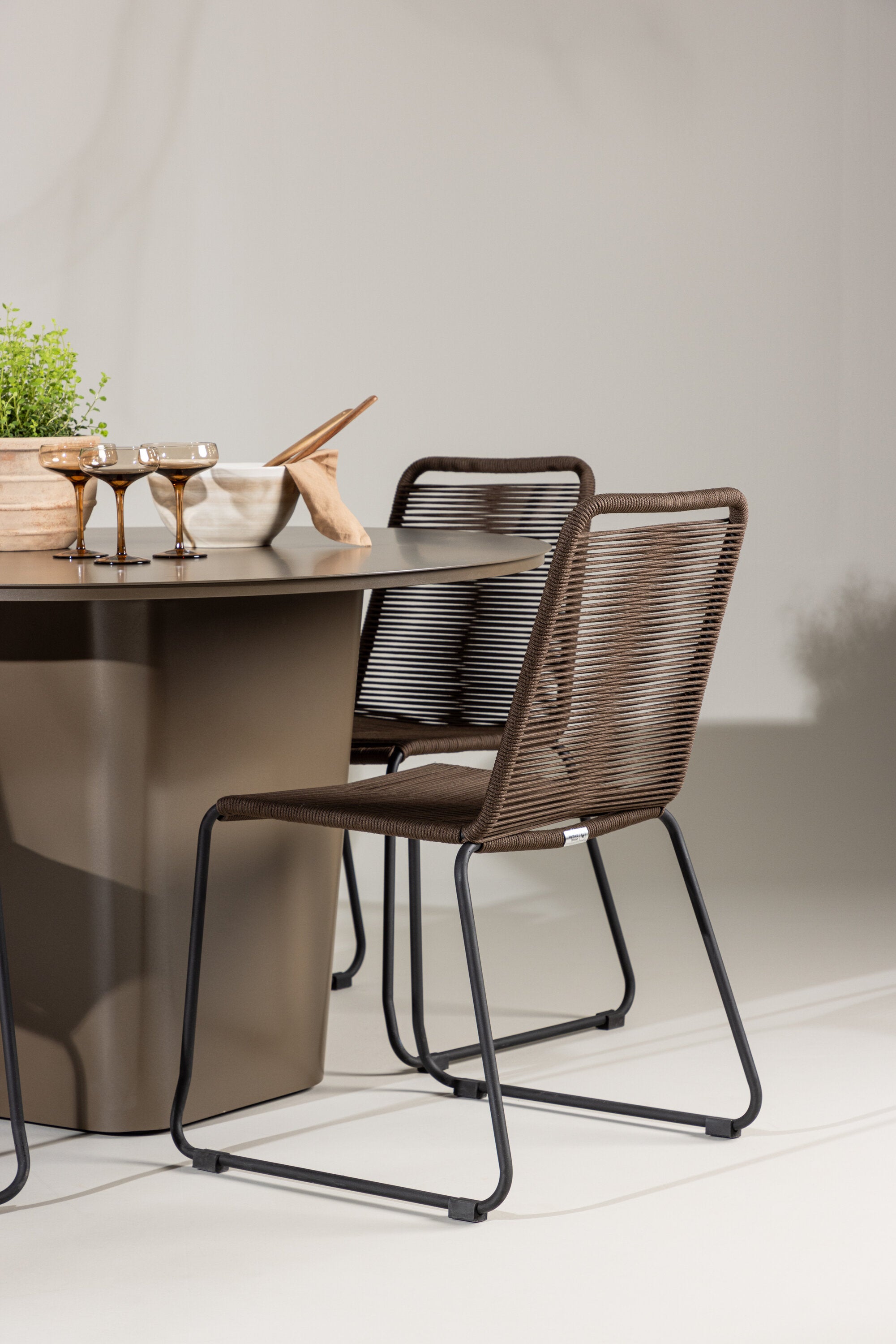Santa Fe Gartentisch Set Lindos in Braun/Schwarz/Braun präsentiert im Onlineshop von KAQTU Design AG. Gartentischset ist von Venture Home