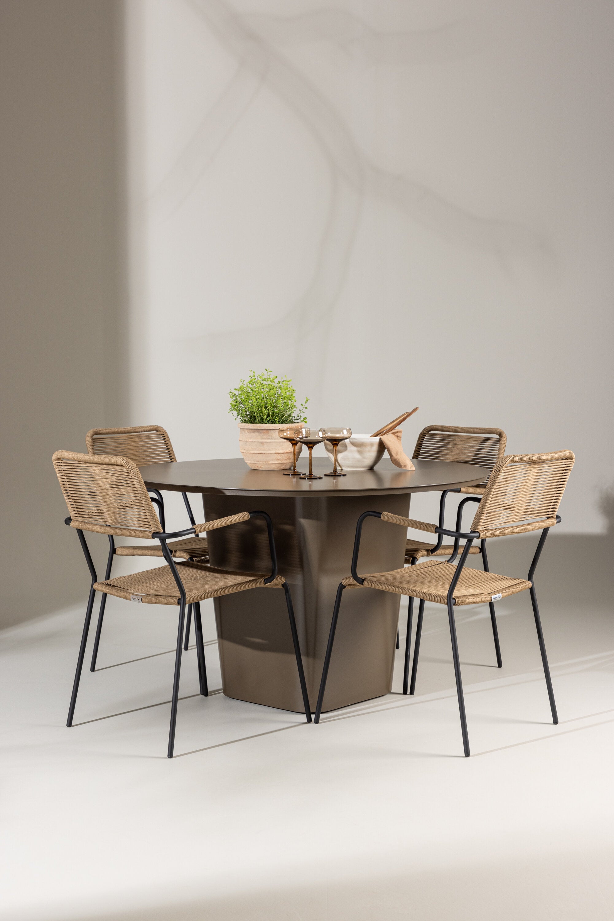 Santa Fe Gartentisch Set Lindos in Braun/Schwarz/Beige präsentiert im Onlineshop von KAQTU Design AG. Gartentischset ist von Venture Home