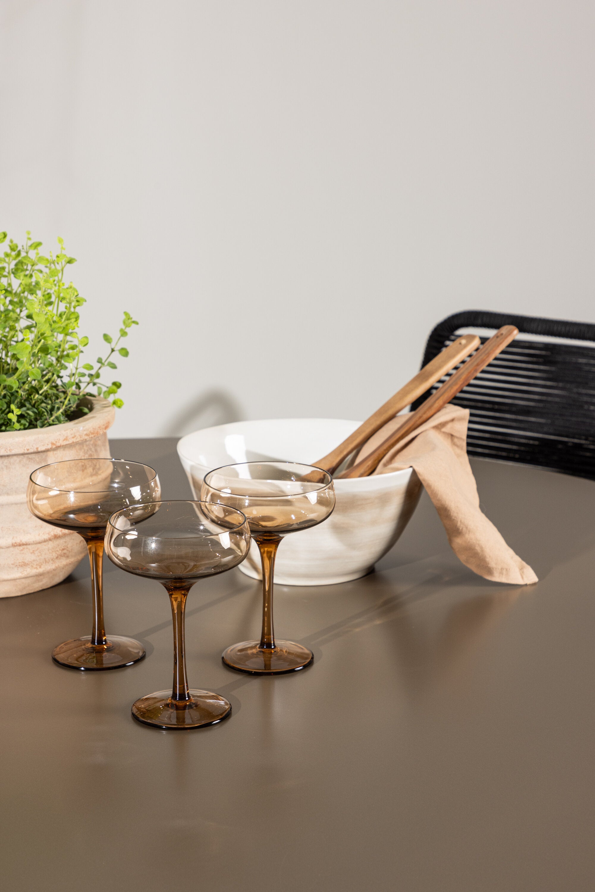 Santa Fe Gartentisch Set Lindos in Braun schwarz präsentiert im Onlineshop von KAQTU Design AG. Gartentischset ist von Venture Home