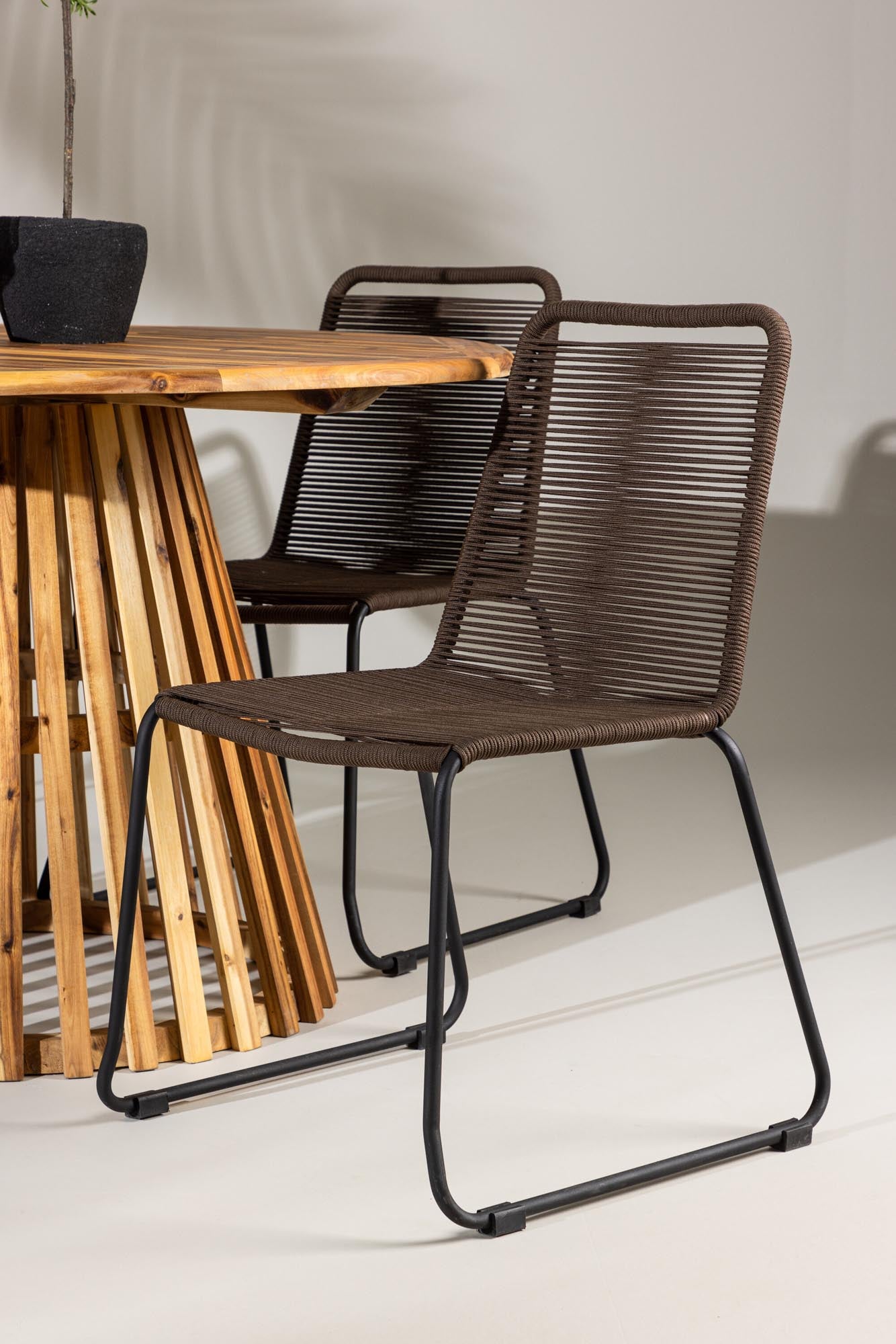 Rundes Gartenset Lumpur mit Lindos-Stühlen von Venture Home, ideal für stilvolle Sommerabende und gemütliches Outdoor-Wohnen.