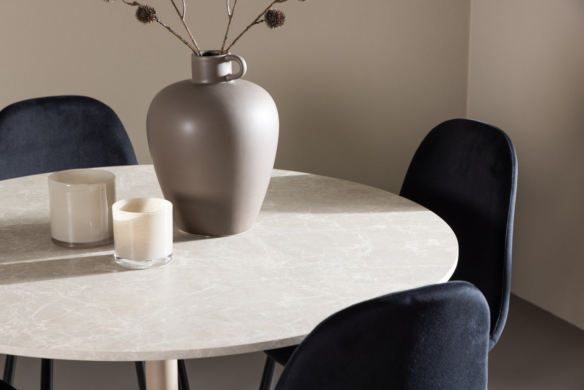 Lycke Esstisch mit Polar Stühlen in Schwarz präsentiert im Onlineshop von KAQTU Design AG. Esszimmerset ist von Venture Home