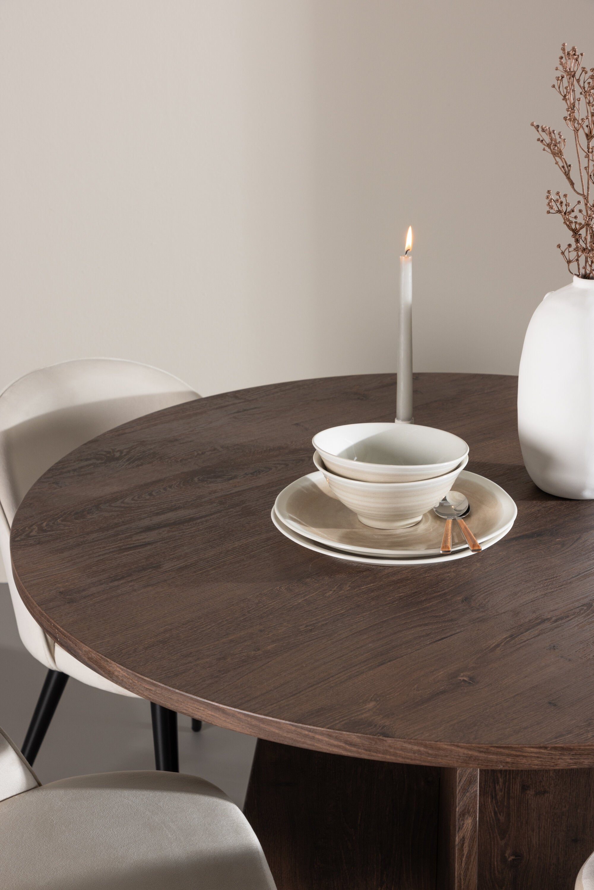 Bootcut Esszimmertisch mit Velvet Stühlen in präsentiert im Onlineshop von KAQTU Design AG. Bartischset ist von Venture Home