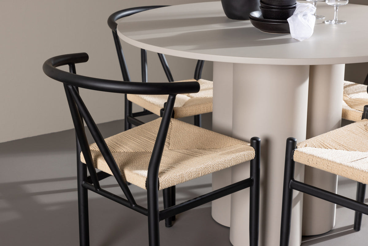 Olivia Esstisch mit Stühlen Alfons in Schwarz präsentiert im Onlineshop von KAQTU Design AG. Esszimmerset ist von Venture Home