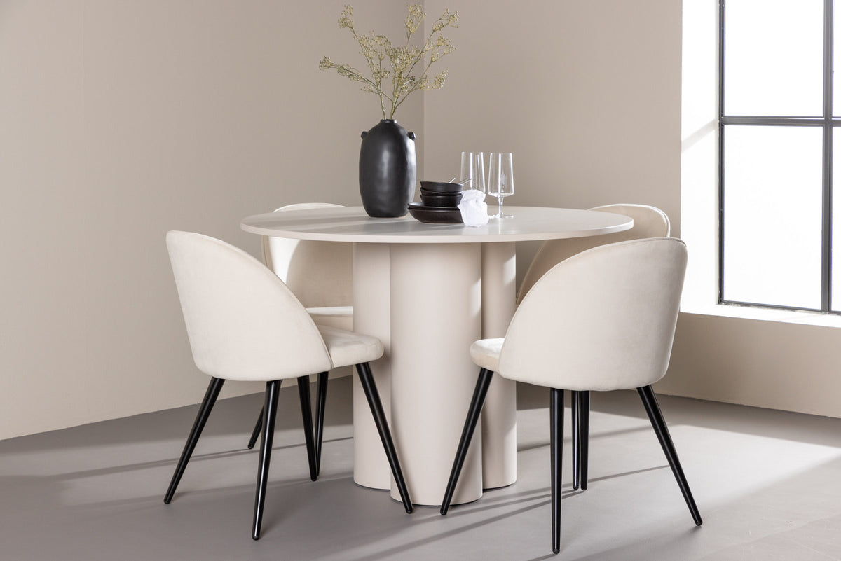 Olivia Esstisch mit Velvet Stühlen in Beige präsentiert im Onlineshop von KAQTU Design AG. Esszimmerset ist von Venture Home