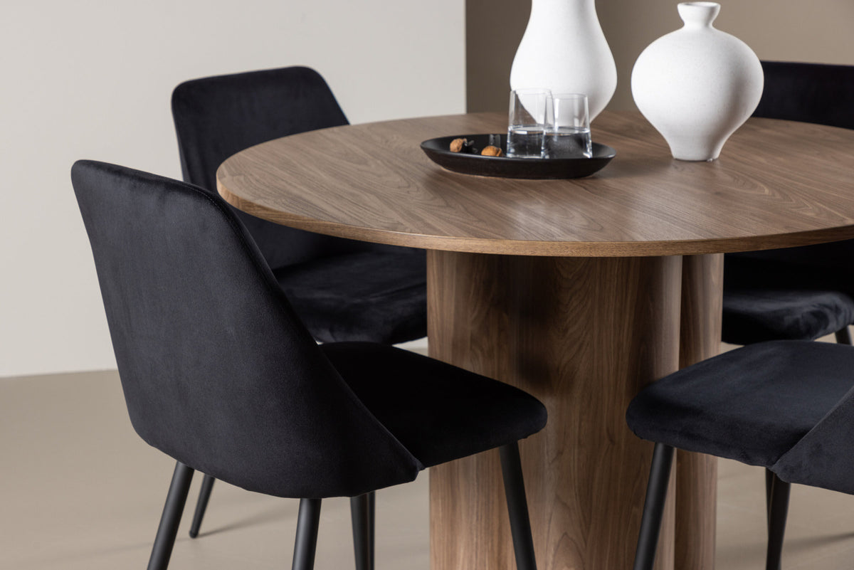 Olivia Esstisch mit Night Stühlen in Schwarz präsentiert im Onlineshop von KAQTU Design AG. Esszimmerset ist von Venture Home