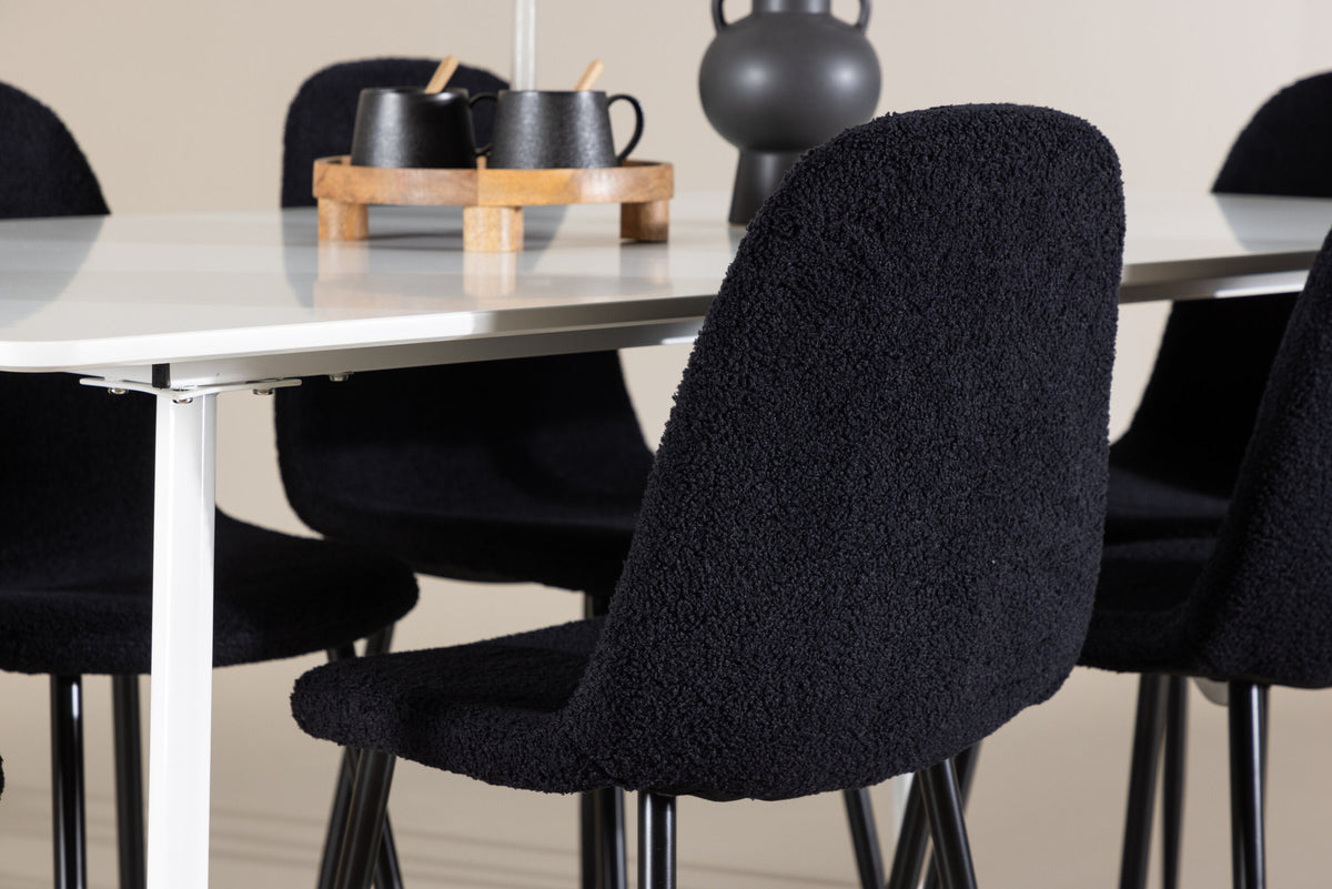 Silar Esstisch mit Polar Stühlen in Schwarz präsentiert im Onlineshop von KAQTU Design AG. Esszimmerset ist von Venture Home
