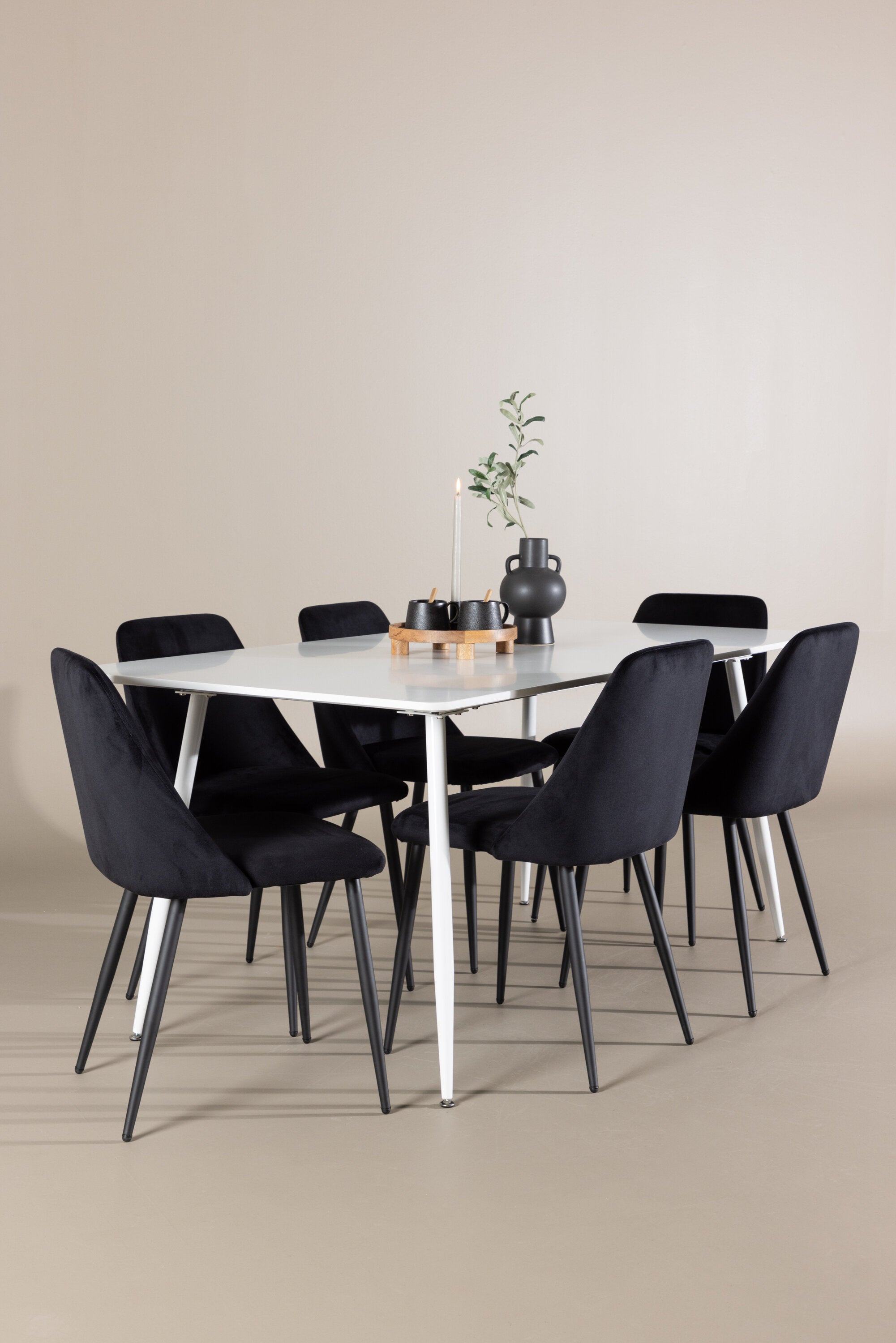 Silar Esszimmertisch mit Night Stühlen in präsentiert im Onlineshop von KAQTU Design AG. Esszimmerset ist von Venture Home