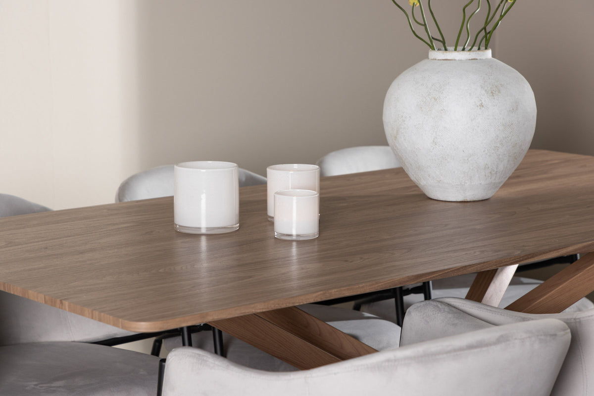 Piazza Esstisch mit Evelina Stühlen in Grau präsentiert im Onlineshop von KAQTU Design AG. Esszimmerset ist von Venture Home