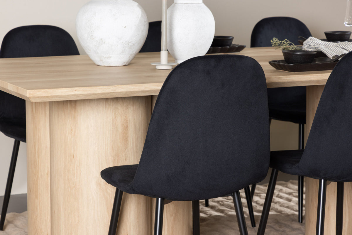 Olivia Esstisch mit Polar Stühlen in Schwarz präsentiert im Onlineshop von KAQTU Design AG. Esszimmerset ist von Venture Home