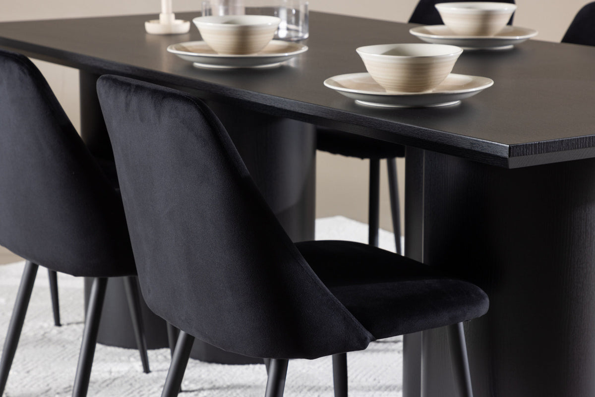 Olivia Esstisch mit Night Stühlen in Schwarz präsentiert im Onlineshop von KAQTU Design AG. Esszimmerset ist von Venture Home