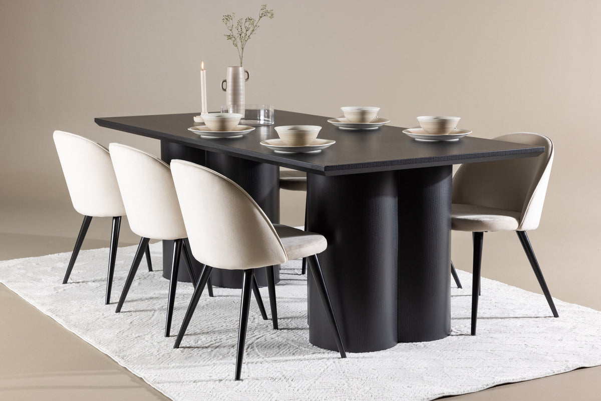 Olivia Esstisch mit Velvet Stühlen in Beige präsentiert im Onlineshop von KAQTU Design AG. Esszimmerset ist von Venture Home