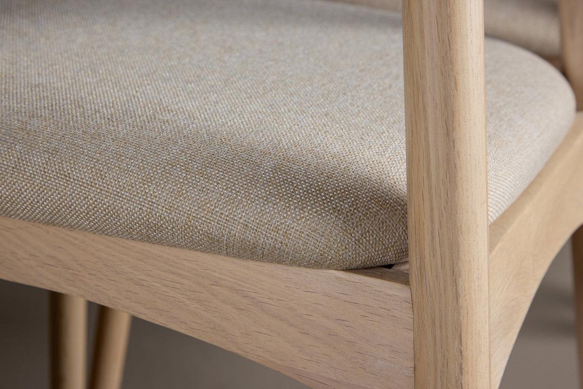 Tyresö Esstisch mit Ven Stühlen in Whitewash präsentiert im Onlineshop von KAQTU Design AG. Esszimmerset ist von Venture Home
