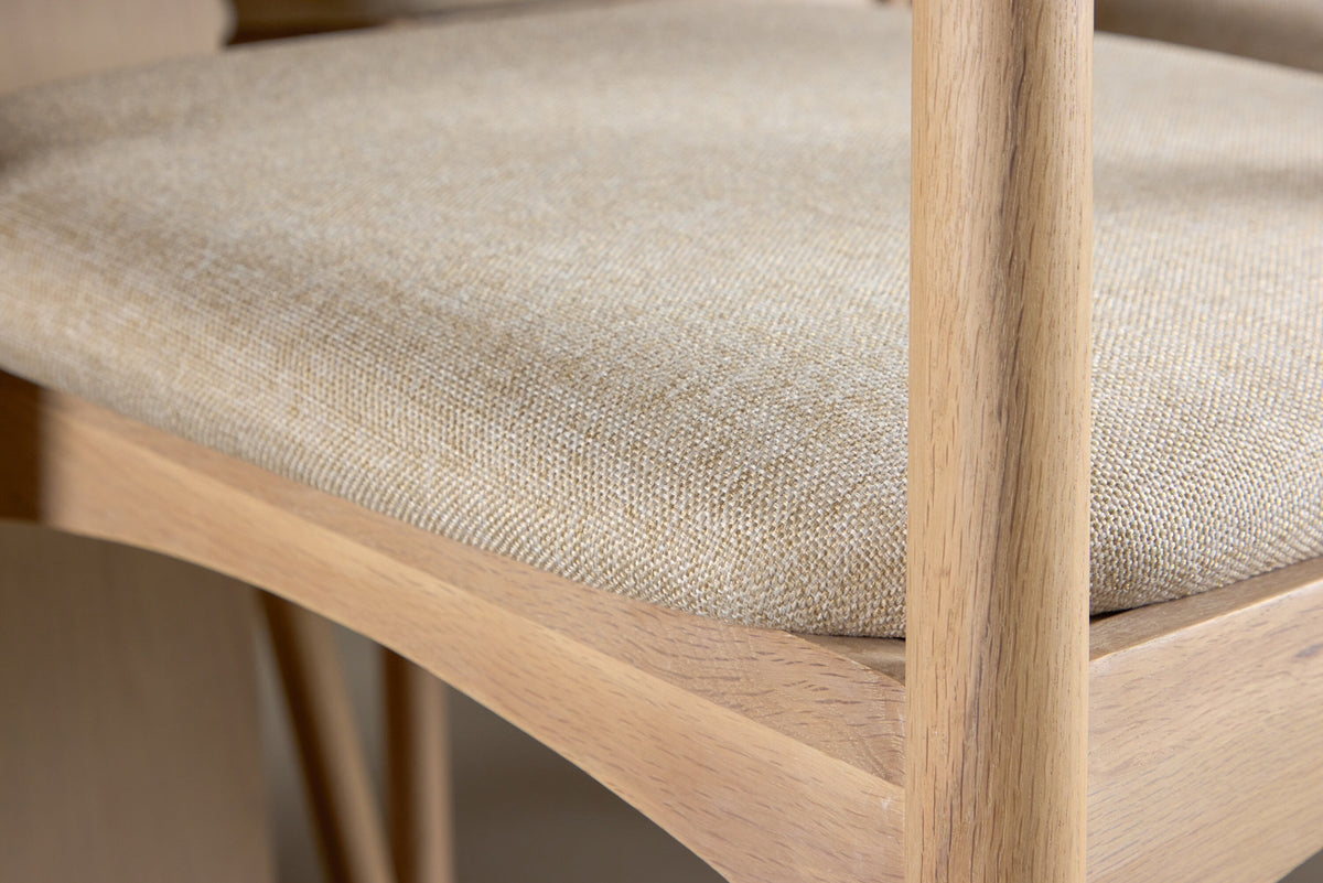 Tyresö Esstisch mit Ven Stühlen in Whitewash präsentiert im Onlineshop von KAQTU Design AG. Esszimmerset ist von Venture Home