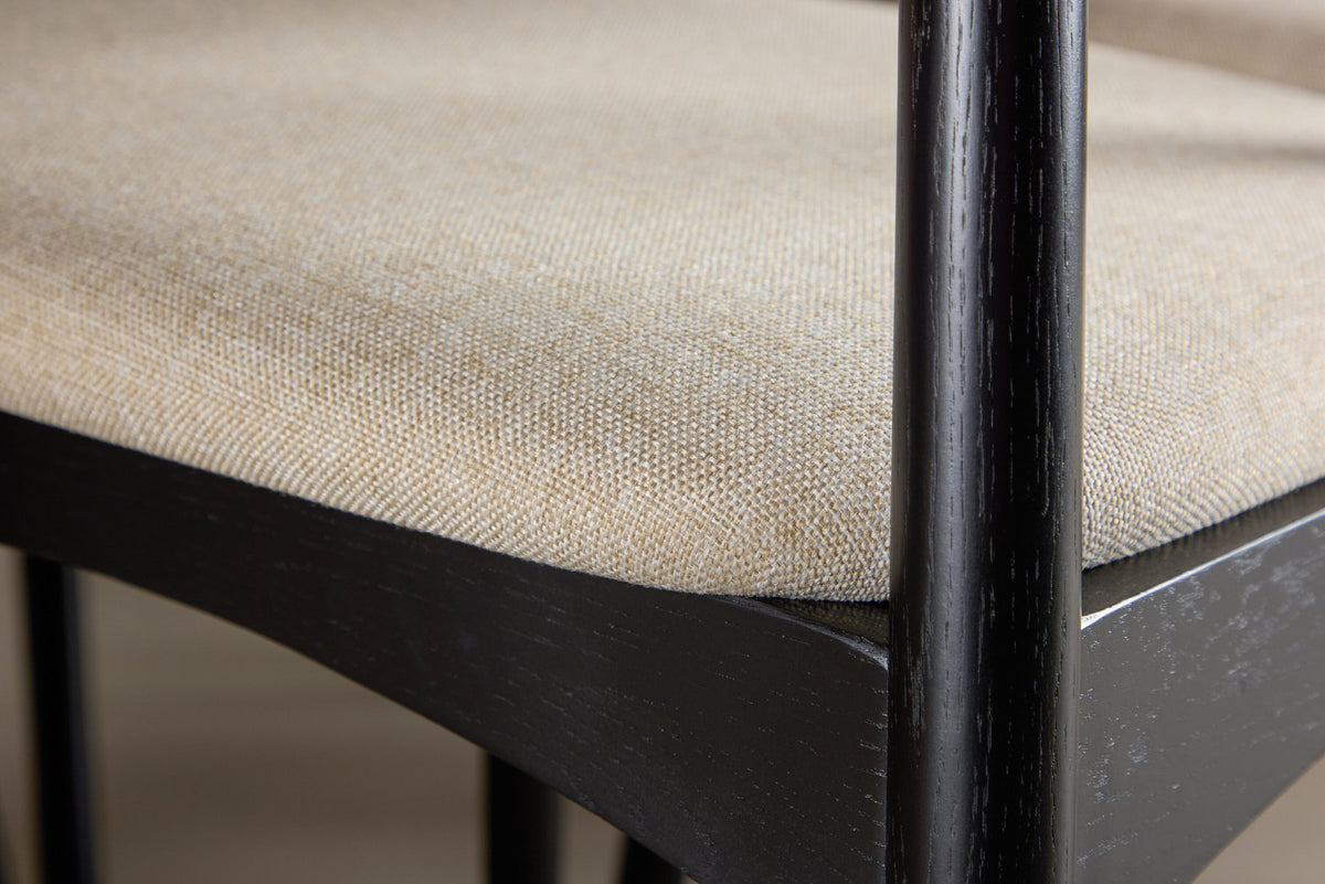 Tyresö Esstisch mit Ven Stühlen in Schwarz präsentiert im Onlineshop von KAQTU Design AG. Esszimmerset ist von Venture Home