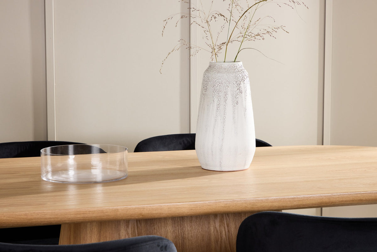 Esszimmerset Stjärnö mit Edina Stuhl: Esstisch mit MDF-Platte in Nature und sechs Stühlen mit Leinenbezug in Braun, skandinavisches Design.