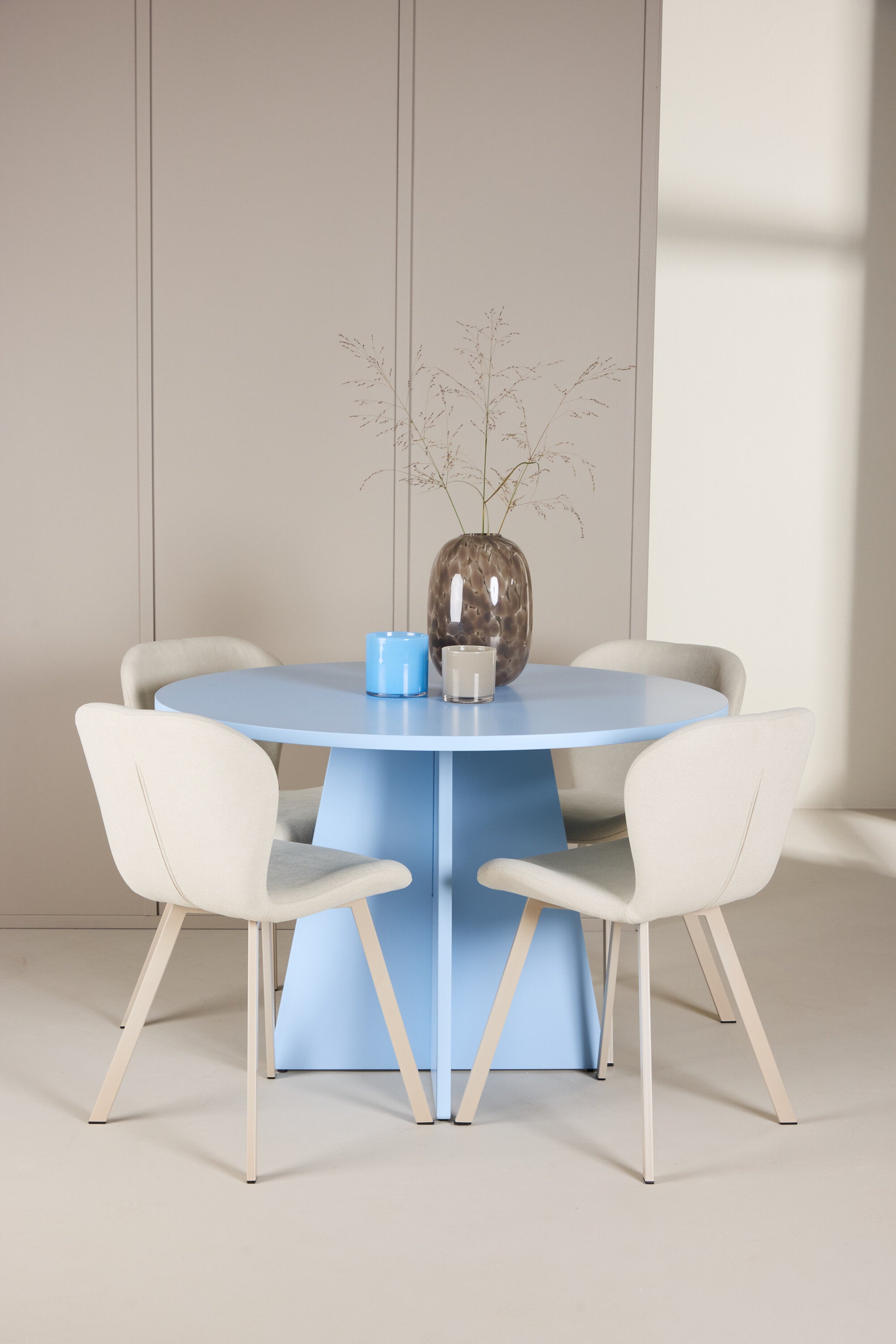 Esstisch Bootcut mit Lilja Stuhl in Blue präsentiert im Onlineshop von KAQTU Design AG. Esszimmerset ist von Venture Home