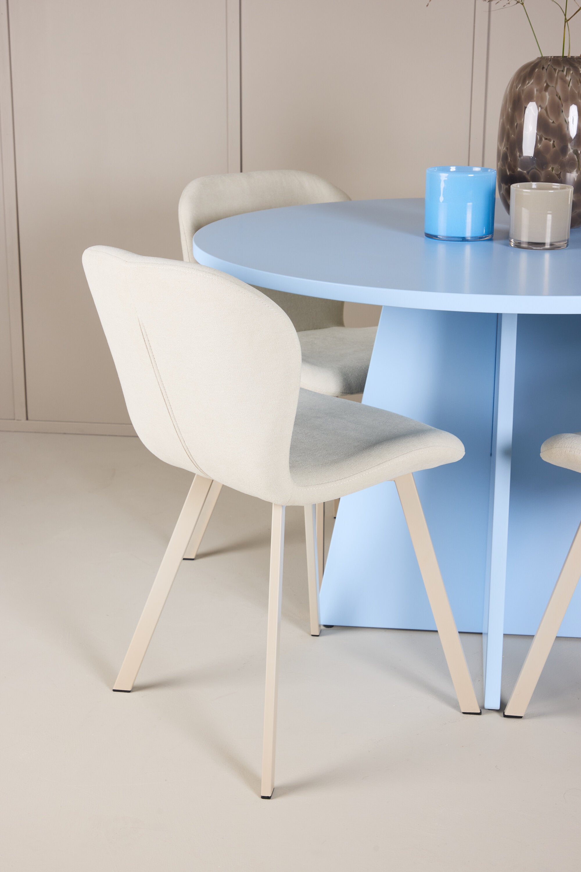 Esstisch Bootcut mit Lilja Stuhl in Blue präsentiert im Onlineshop von KAQTU Design AG. Esszimmerset ist von Venture Home